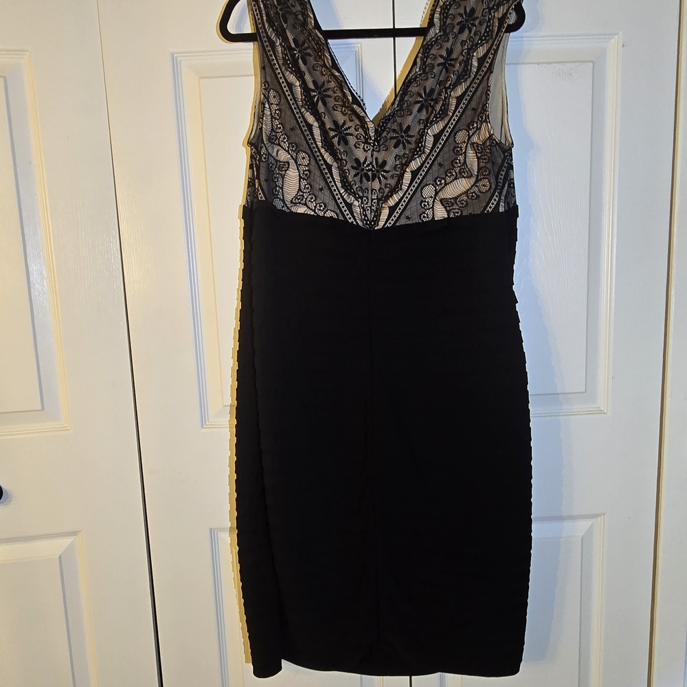 Bodycon Black Lace Illusion Cocktail Event Dress Size 18 V Neck Sheath